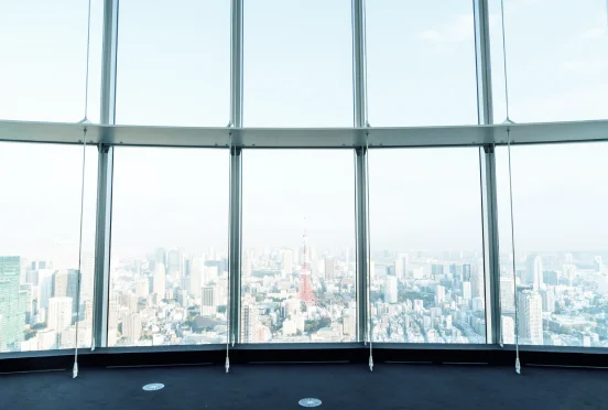 ビルが立ち並ぶ景色